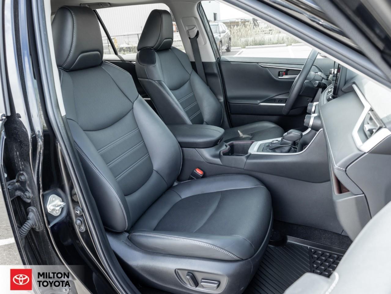 2023 Toyota RAV4 Hybrid LEATHER MOONROOF JBL VENTIALTED SEATS ONE OWNER TC Photo