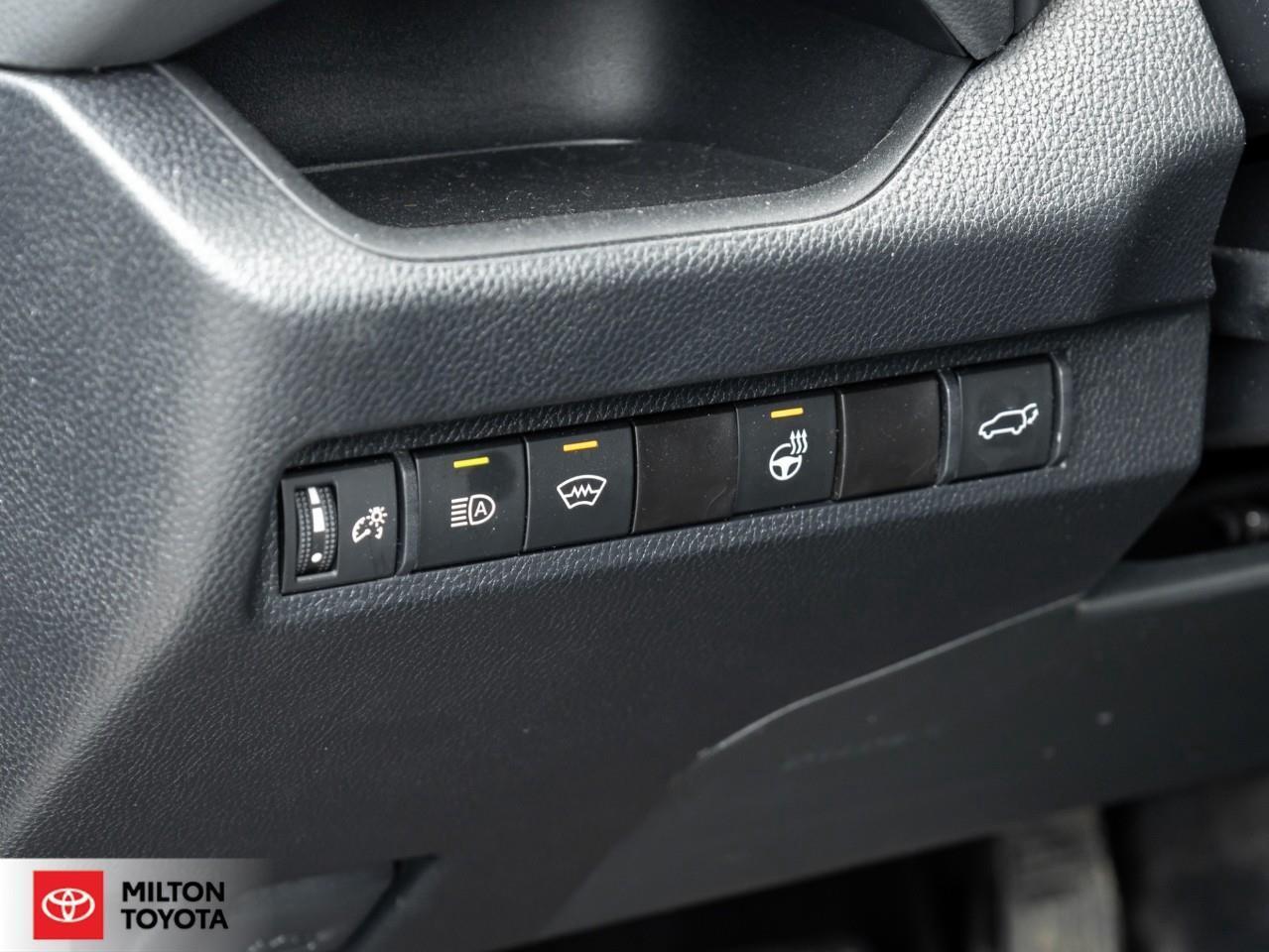 2024 Toyota RAV4 Hybrid XLE PREMIUM AWD LEATHER SEATING SUNROOF CARPLAY ON Photo