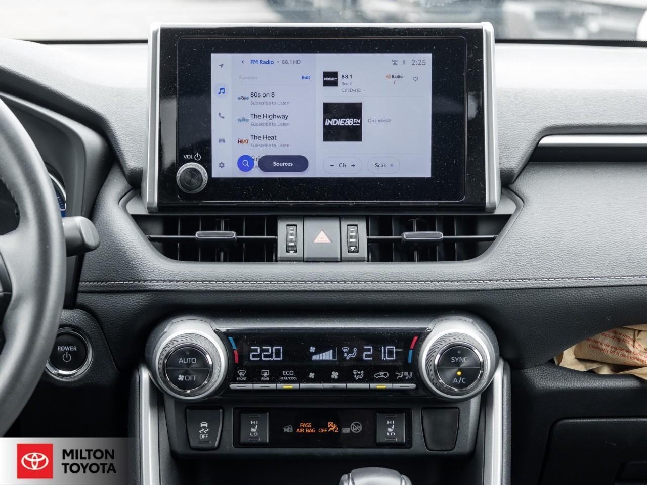 2024 Toyota RAV4 Hybrid XLE PREMIUM AWD LEATHER SEATING SUNROOF CARPLAY ON Photo