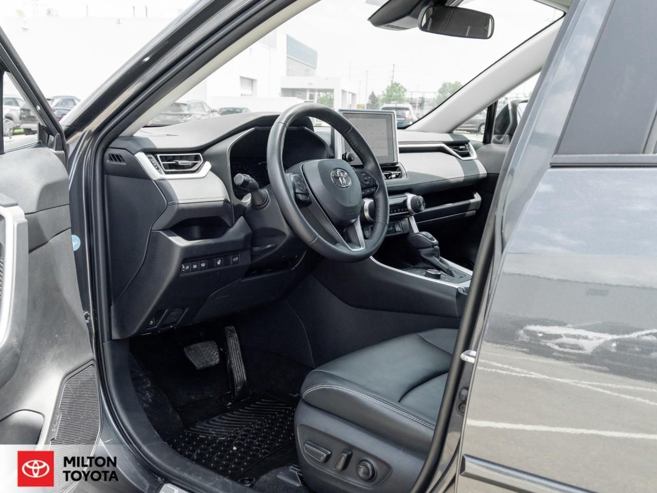 2024 Toyota RAV4 Hybrid XLE PREMIUM AWD LEATHER SEATING SUNROOF CARPLAY ON Photo