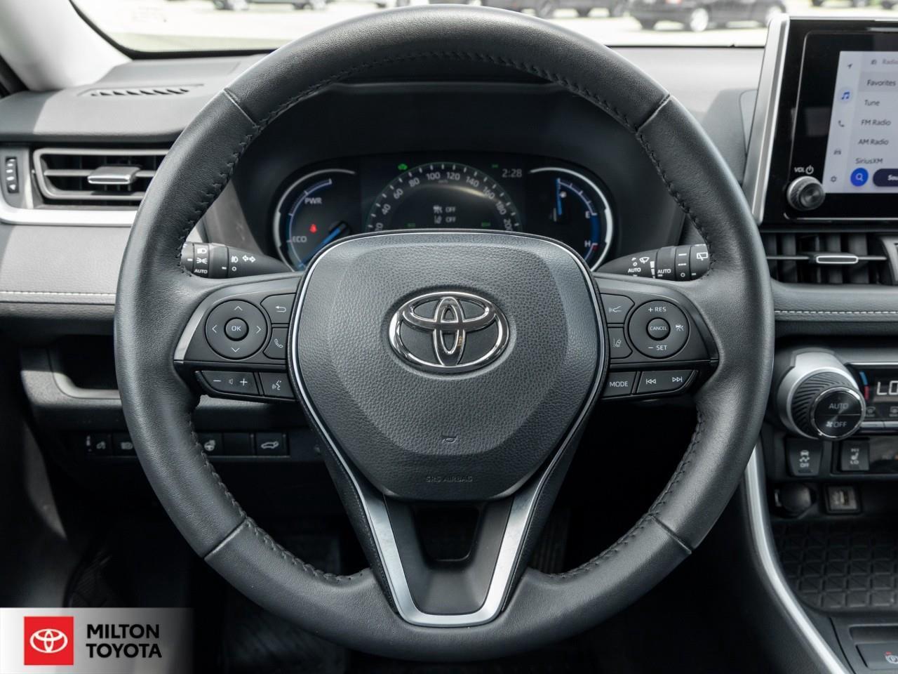 2024 Toyota RAV4 Hybrid XLE PREMIUM AWD LEATHER SEATING SUNROOF CARPLAY ON Photo