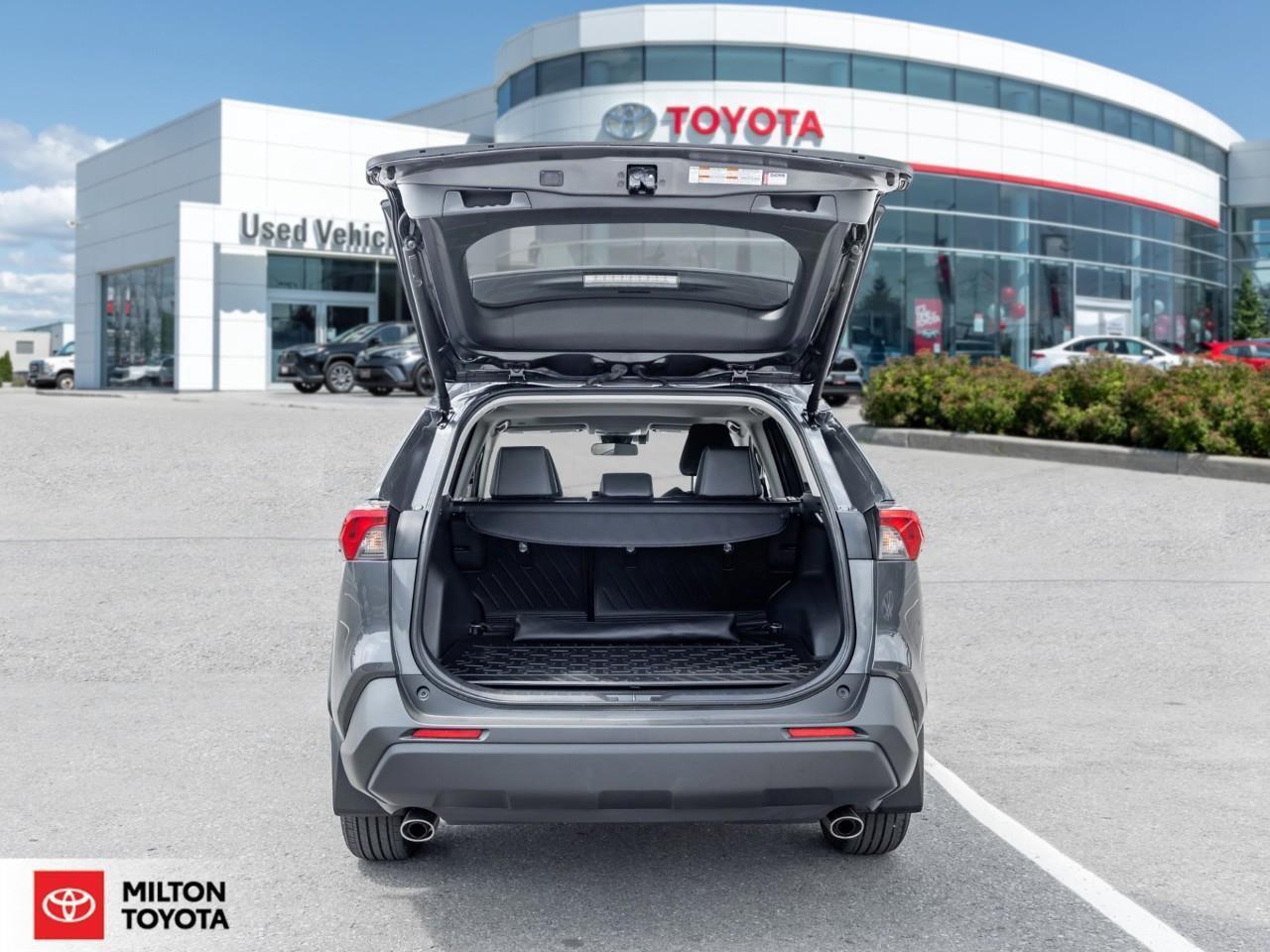 2024 Toyota RAV4 Hybrid XLE PREMIUM AWD LEATHER SEATING SUNROOF CARPLAY ON Photo