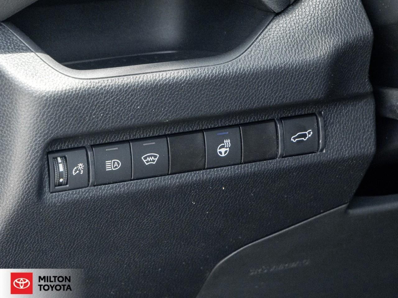 2024 Toyota RAV4 Hybrid XLE PREMIUM AWD LEATHER SEATING SUNROOF CARPLAY ON Photo
