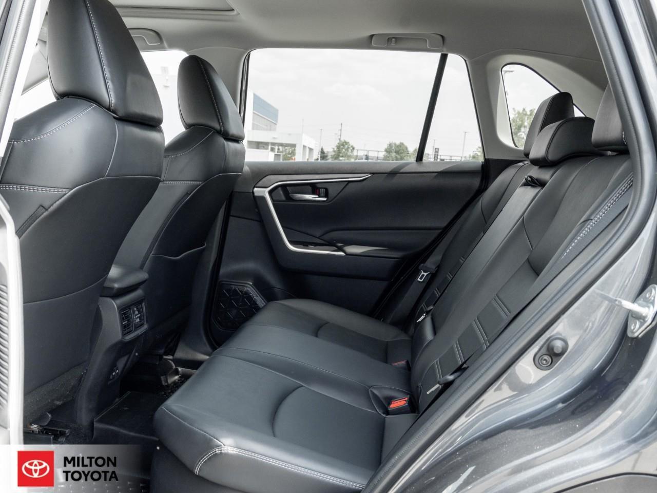 2024 Toyota RAV4 Hybrid XLE PREMIUM AWD LEATHER SEATING SUNROOF CARPLAY ON Photo