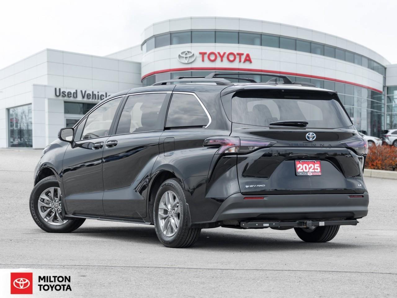 2025 Toyota Sienna HYBRID HEATED STEERING HEATED SEATS BLIND SPOT ONE Photo4