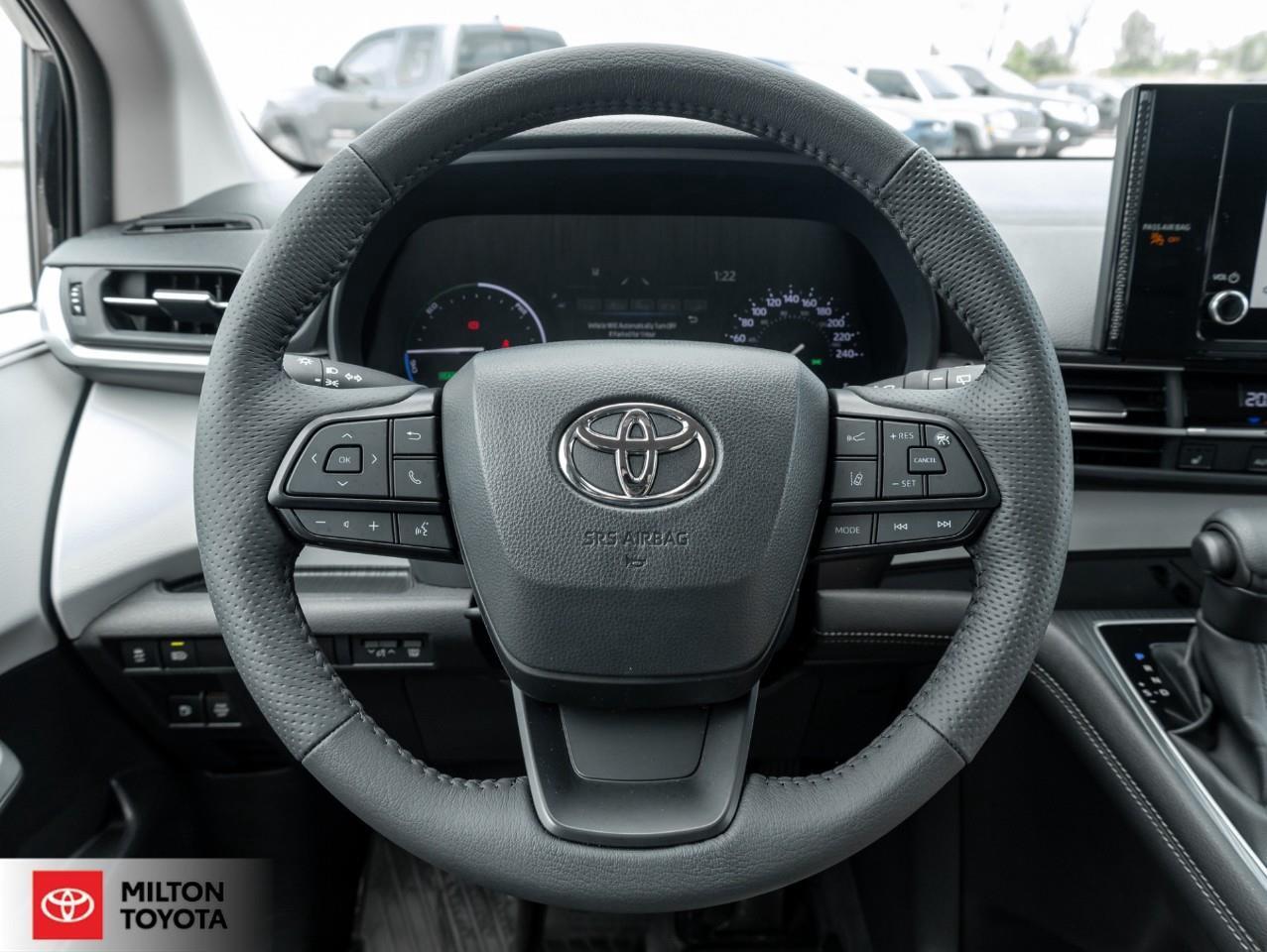 2025 Toyota Sienna HYBRID HEATED STEERING HEATED SEATS BLIND SPOT ONE Photo
