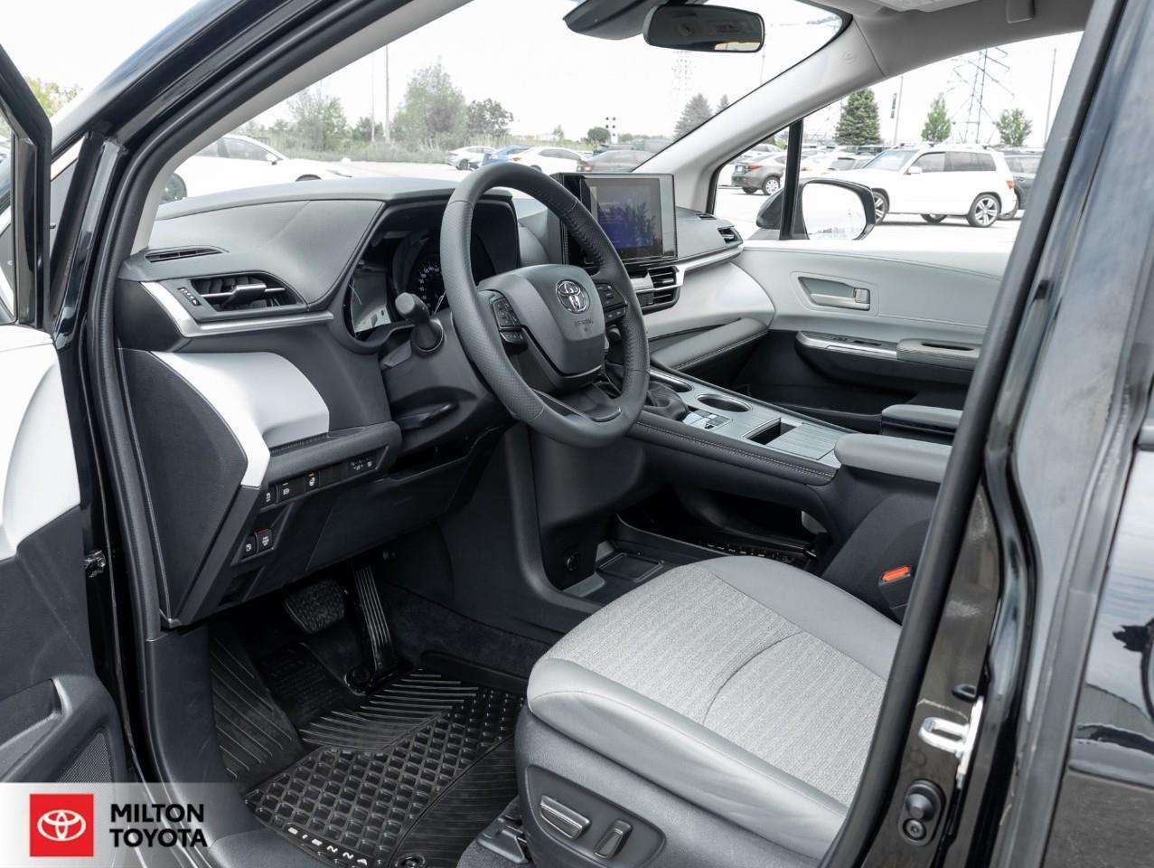 2025 Toyota Sienna HYBRID HEATED STEERING HEATED SEATS BLIND SPOT ONE Photo
