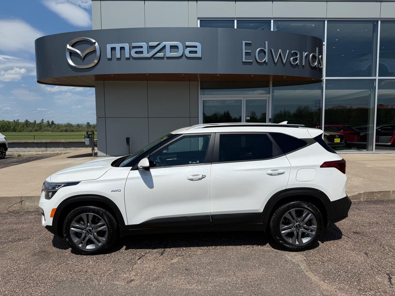 2022 Kia Seltos LX 4dr All-Wheel Drive Photo0