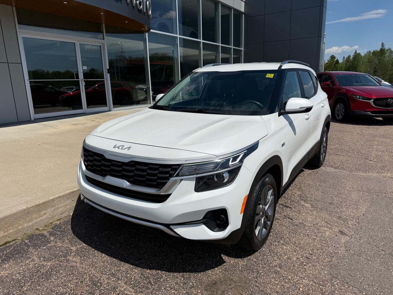 2022 Kia Seltos LX 4dr All-Wheel Drive Photo4