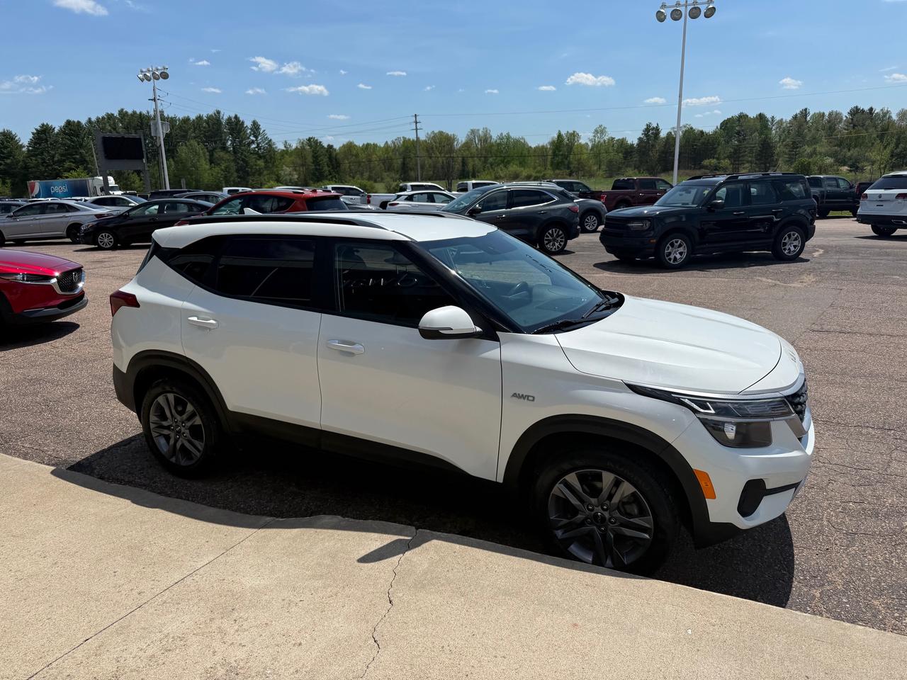 2022 Kia Seltos LX 4dr All-Wheel Drive Photo