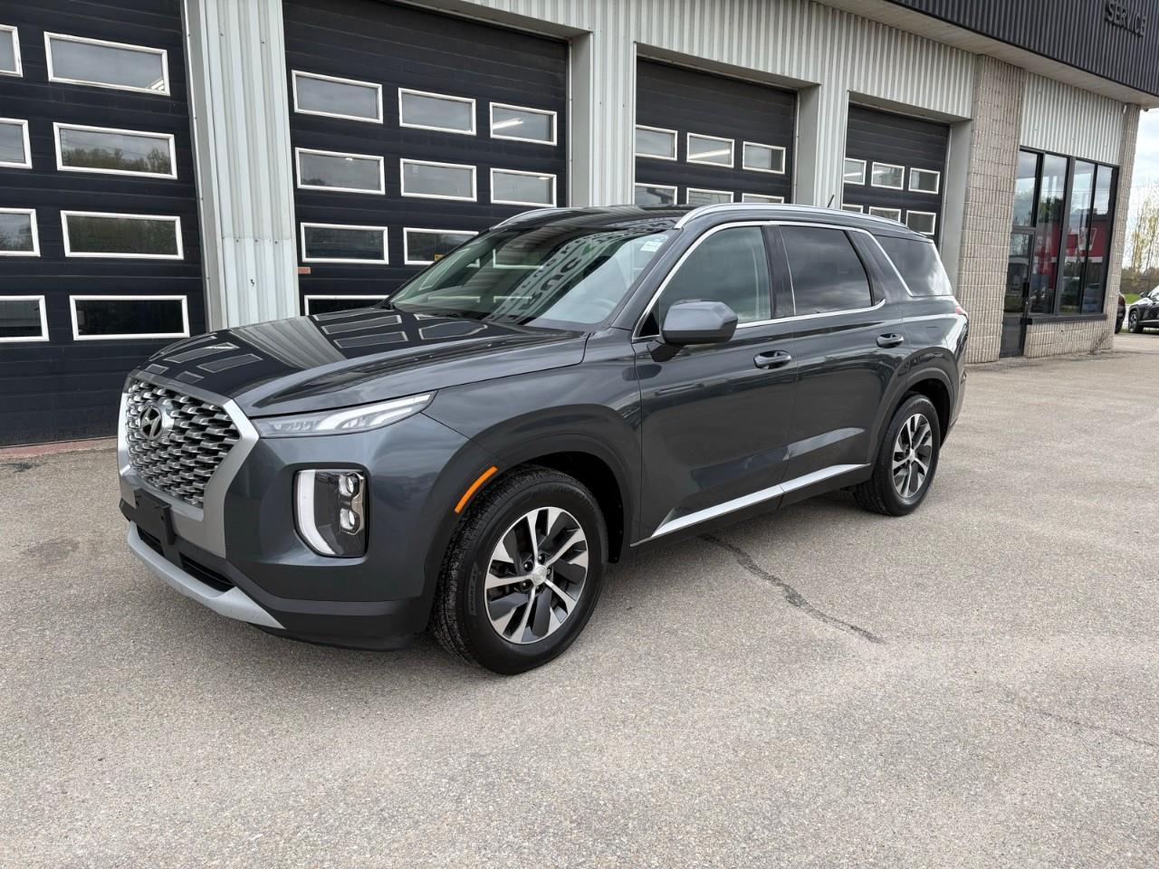 2021 Hyundai PALISADE Essential 4dr Front-Wheel Drive Photo