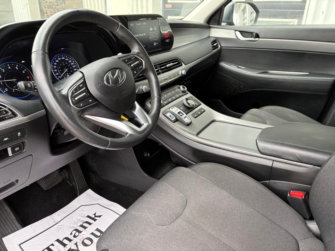 2021 Hyundai PALISADE Essential 4dr Front-Wheel Drive Photo