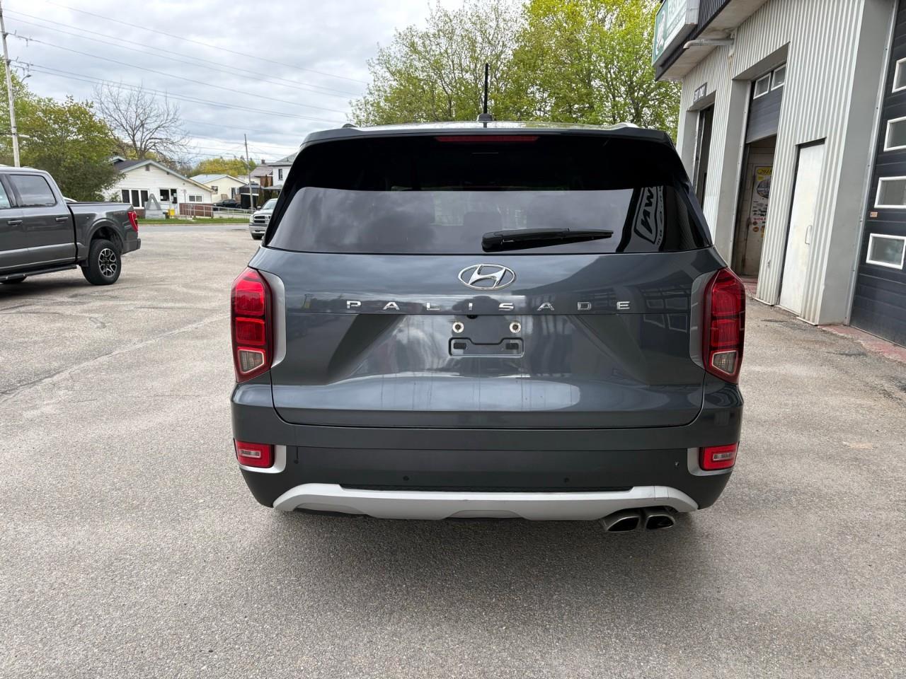 2021 Hyundai PALISADE Essential 4dr Front-Wheel Drive Photo
