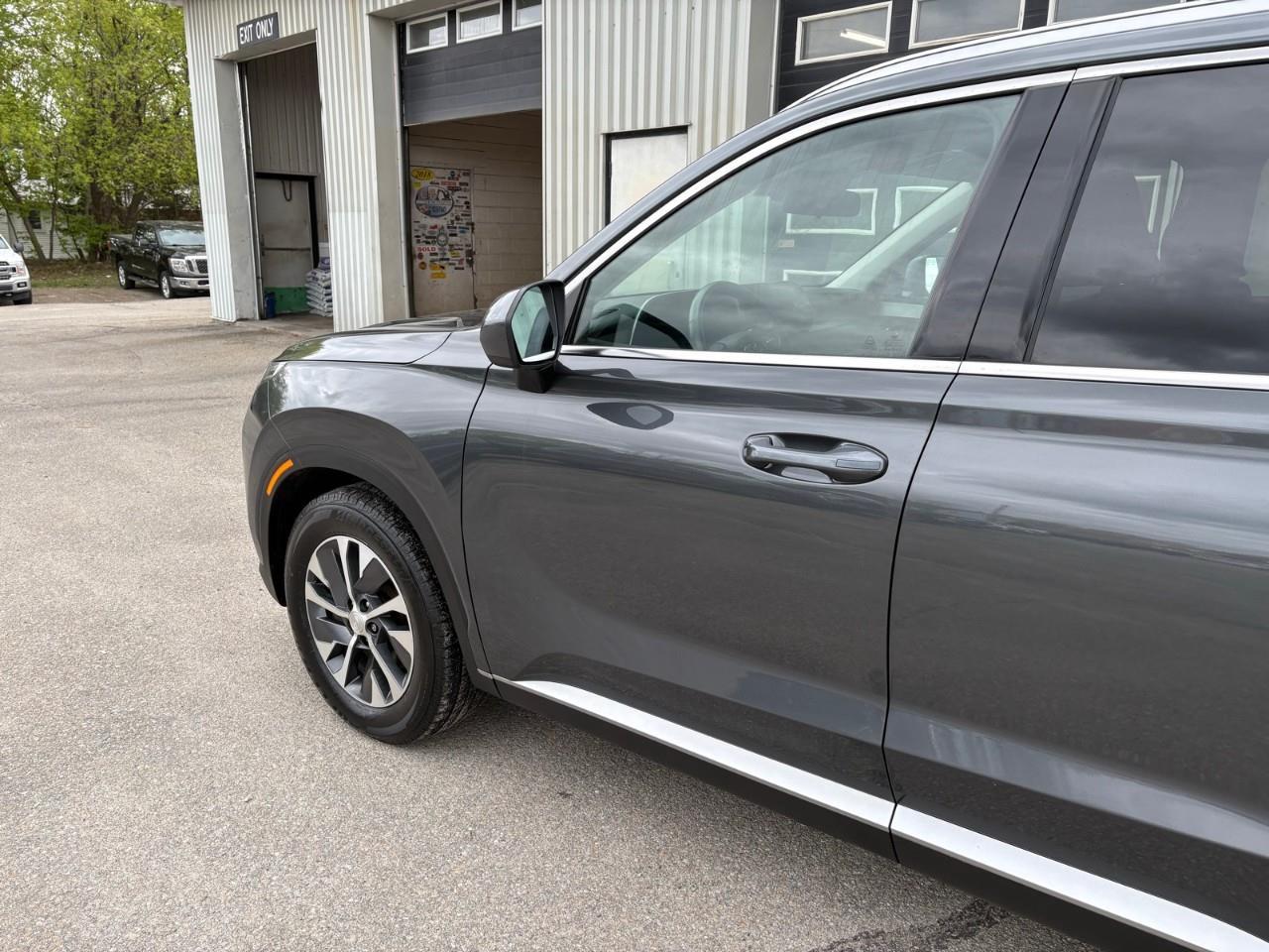 2021 Hyundai PALISADE Essential 4dr Front-Wheel Drive Photo
