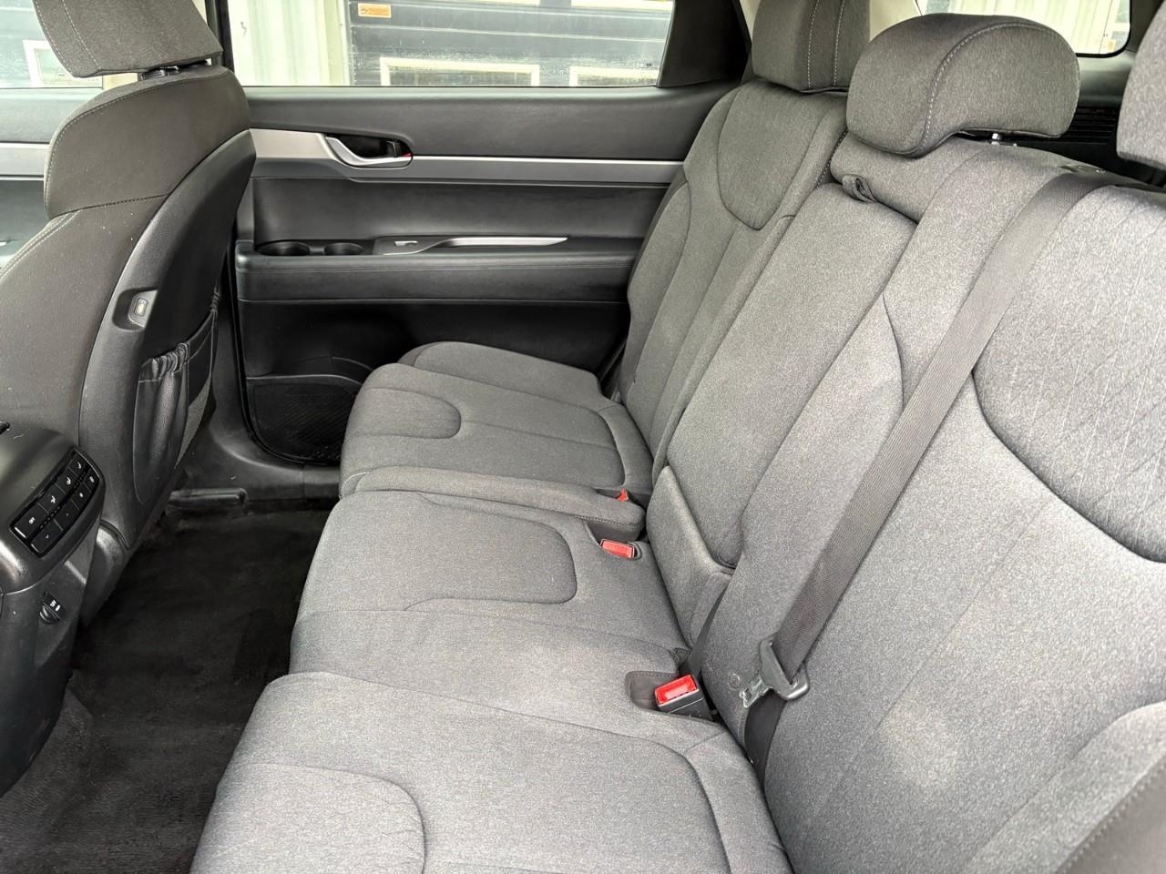 2021 Hyundai PALISADE Essential 4dr Front-Wheel Drive Photo