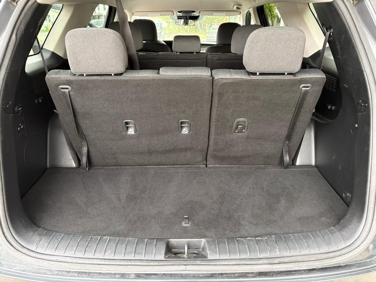 2021 Hyundai PALISADE Essential 4dr Front-Wheel Drive Photo
