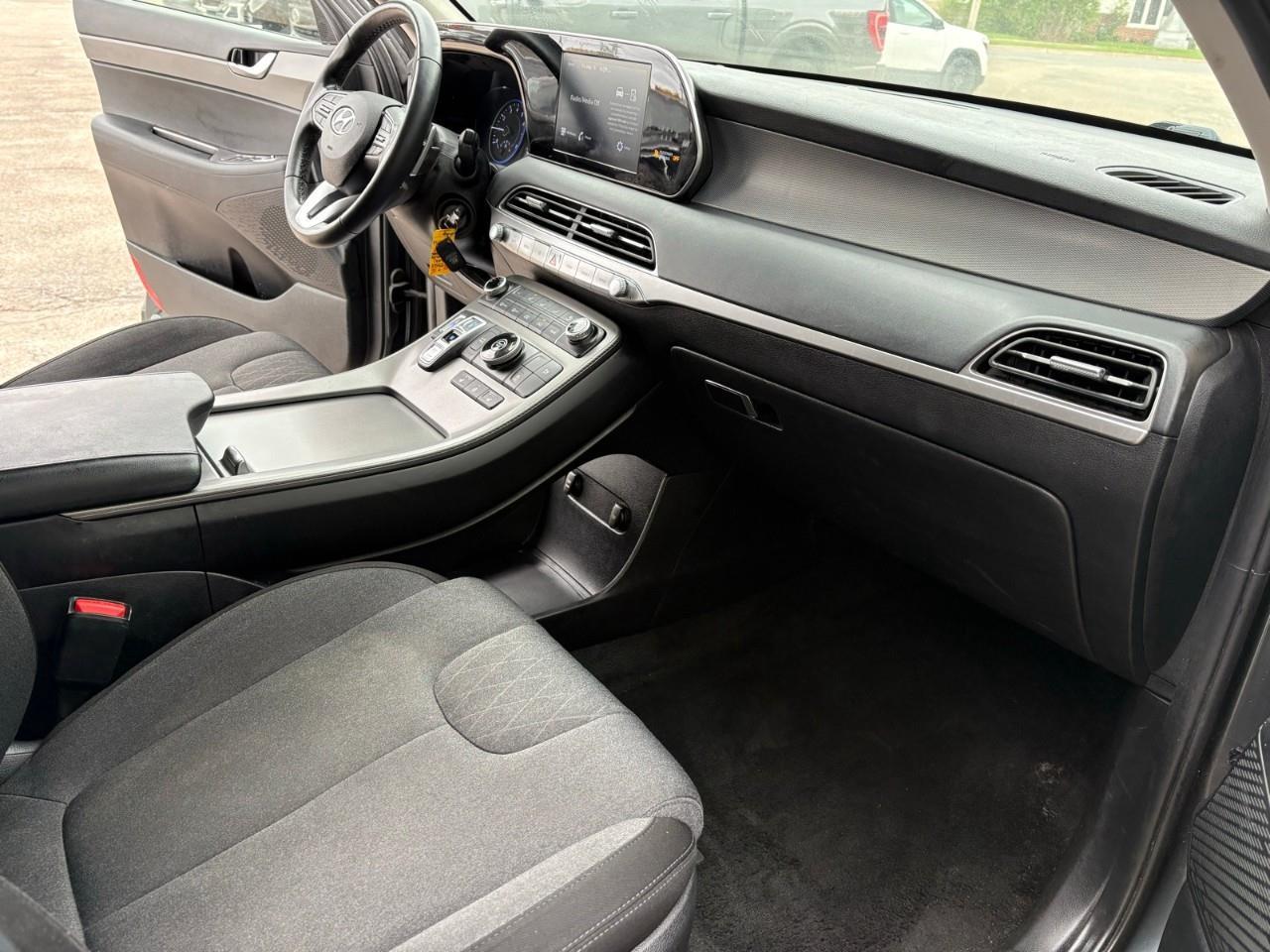 2021 Hyundai PALISADE Essential 4dr Front-Wheel Drive Photo