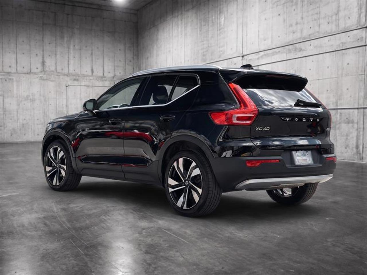 2023 Volvo XC40 B5 AWD Plus - Bright Photo3