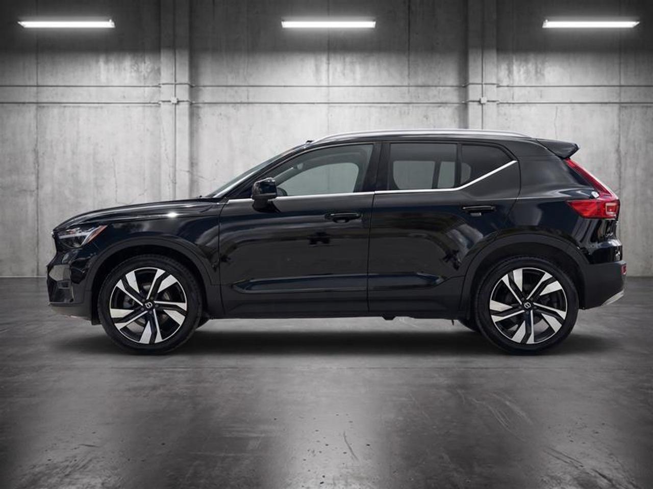 2023 Volvo XC40 B5 AWD Plus - Bright Photo