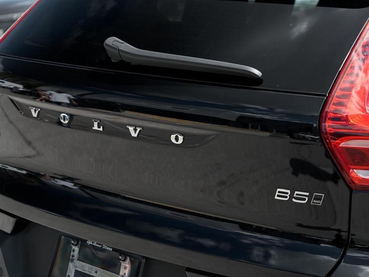 2023 Volvo XC40 B5 AWD Plus - Bright Photo