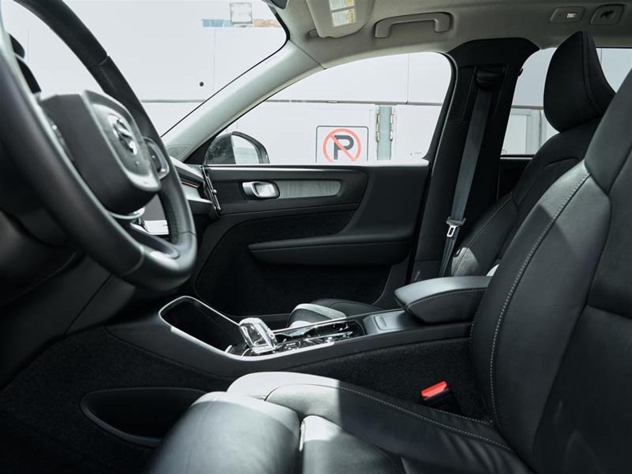 2023 Volvo XC40 B5 AWD Plus - Bright Photo