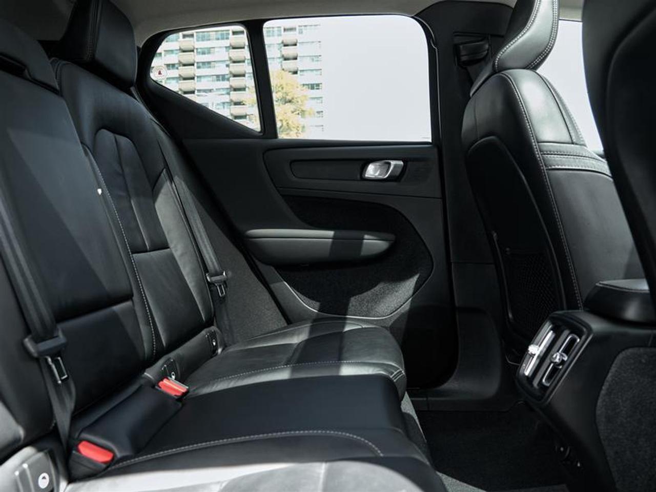 2023 Volvo XC40 B5 AWD Plus - Bright Photo