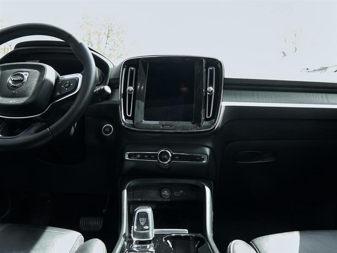 2023 Volvo XC40 B5 AWD Plus - Bright Photo