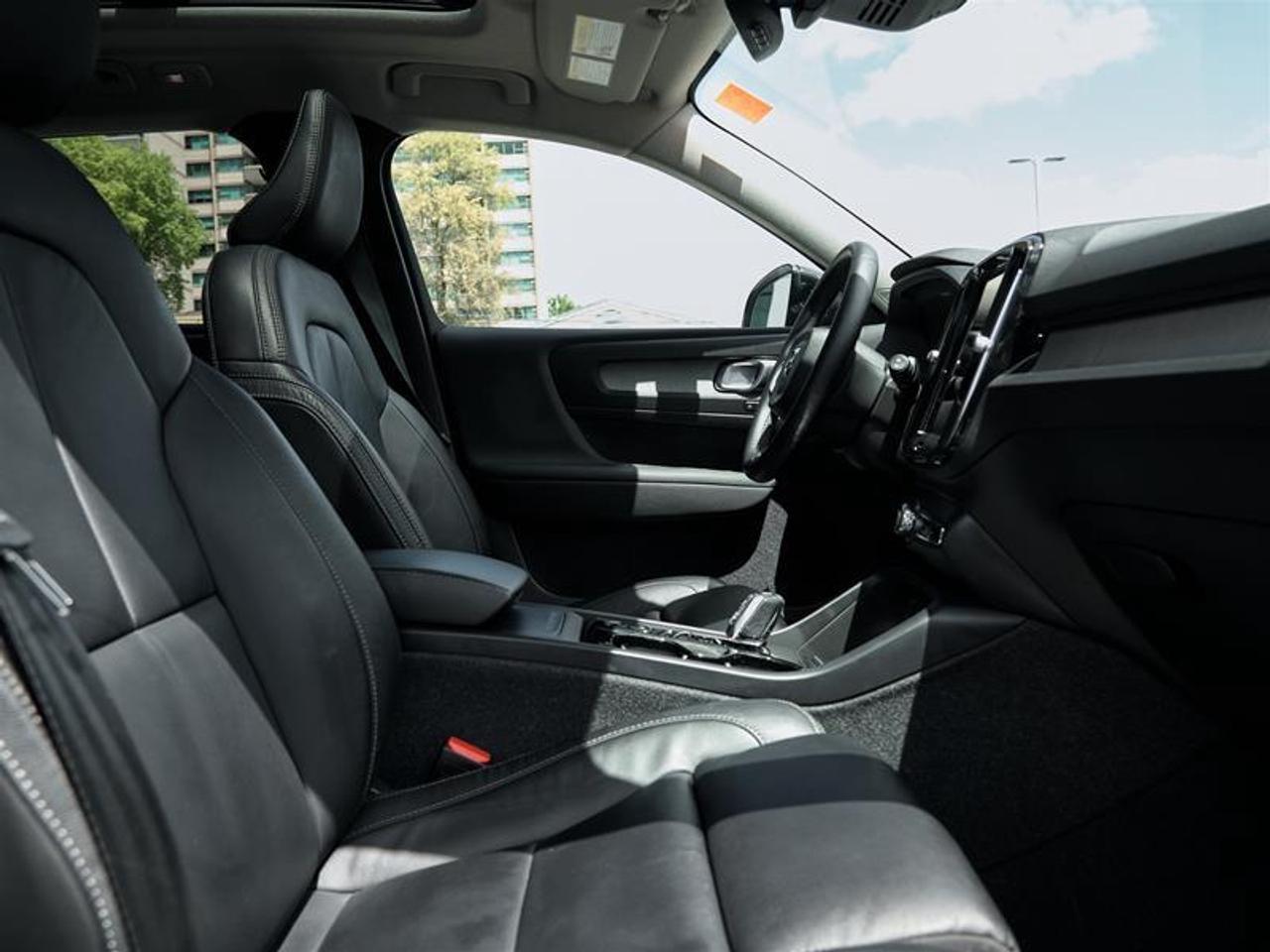 2023 Volvo XC40 B5 AWD Plus - Bright Photo