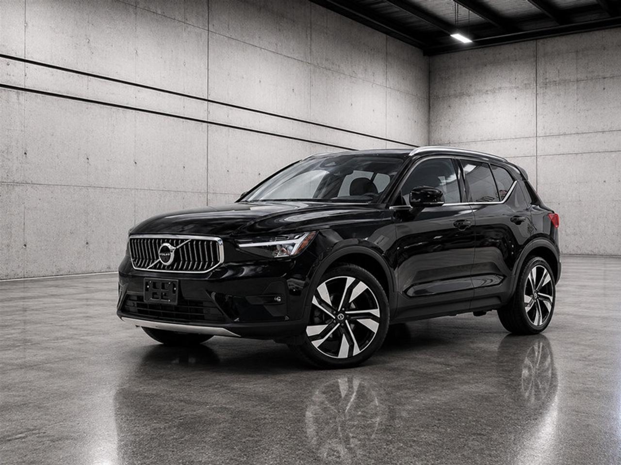 2023 Volvo XC40 B5 AWD Plus - Bright Photo