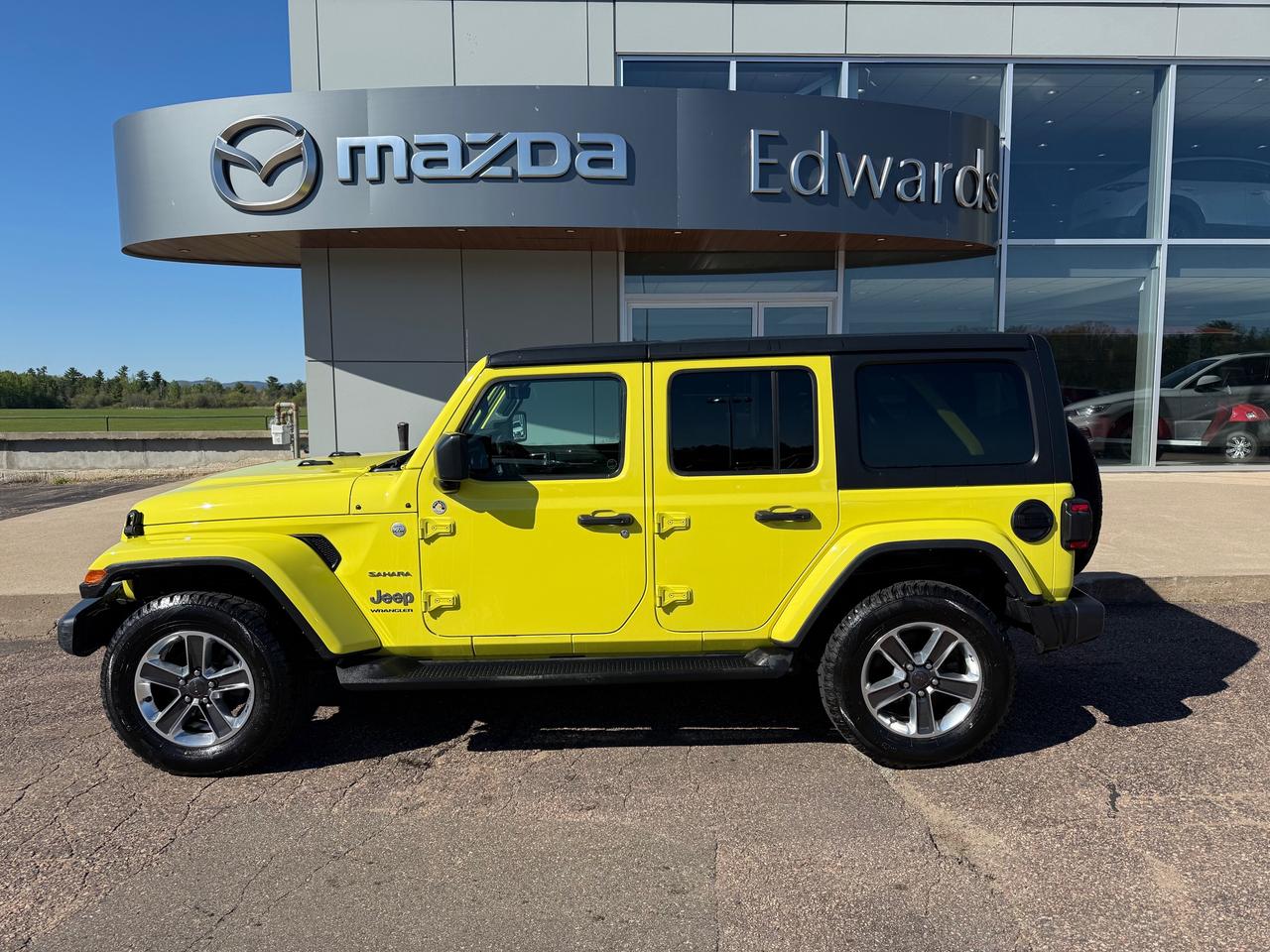 2023 Jeep Wrangler SAHARA 4DR 4X4 Photo0