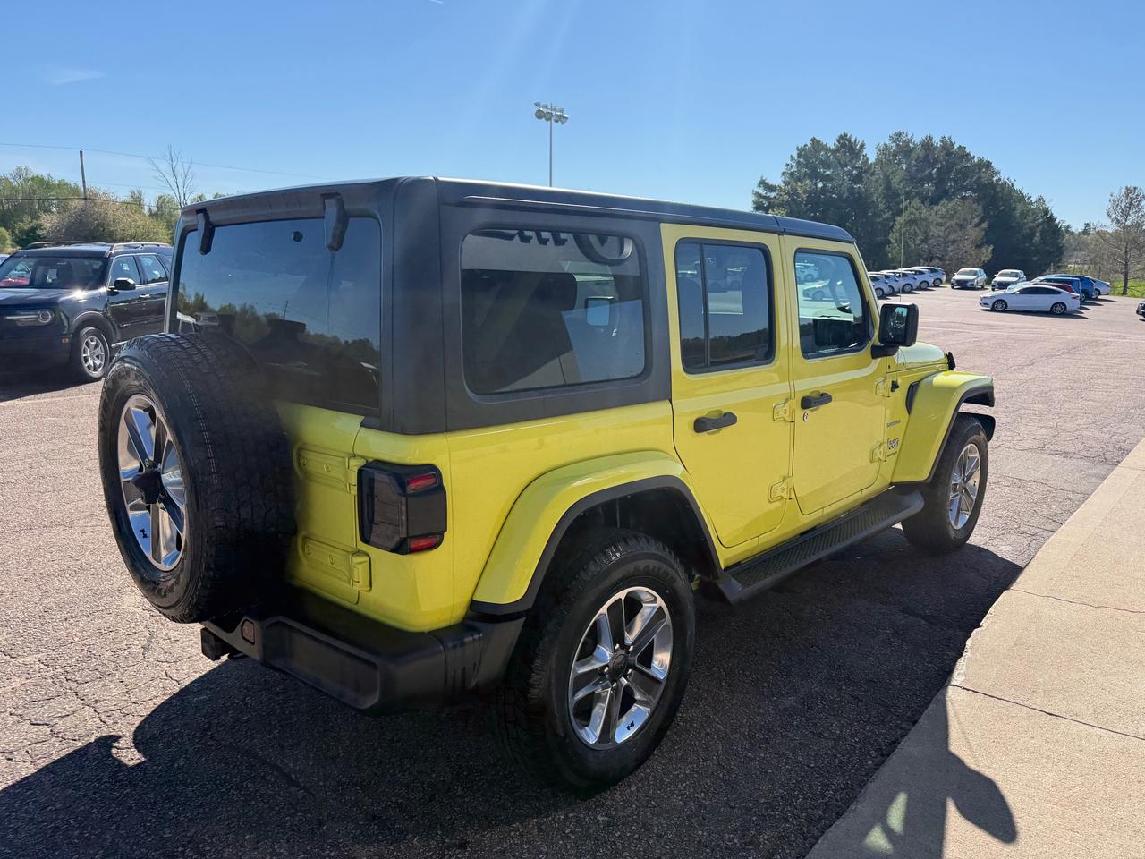 2023 Jeep Wrangler SAHARA 4DR 4X4 Photo