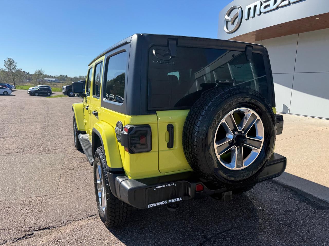 2023 Jeep Wrangler SAHARA 4DR 4X4 Photo