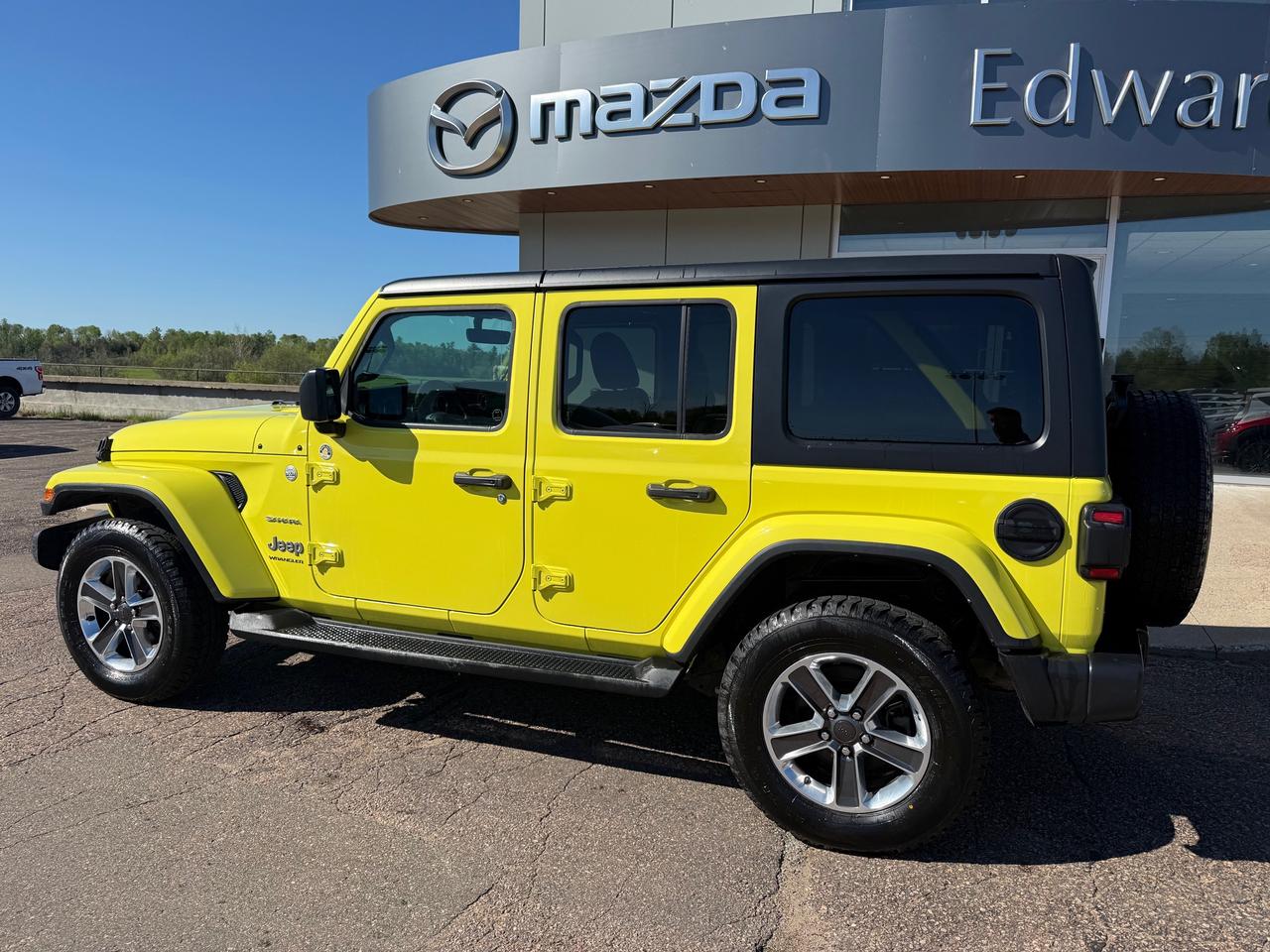 2023 Jeep Wrangler SAHARA 4DR 4X4 Photo