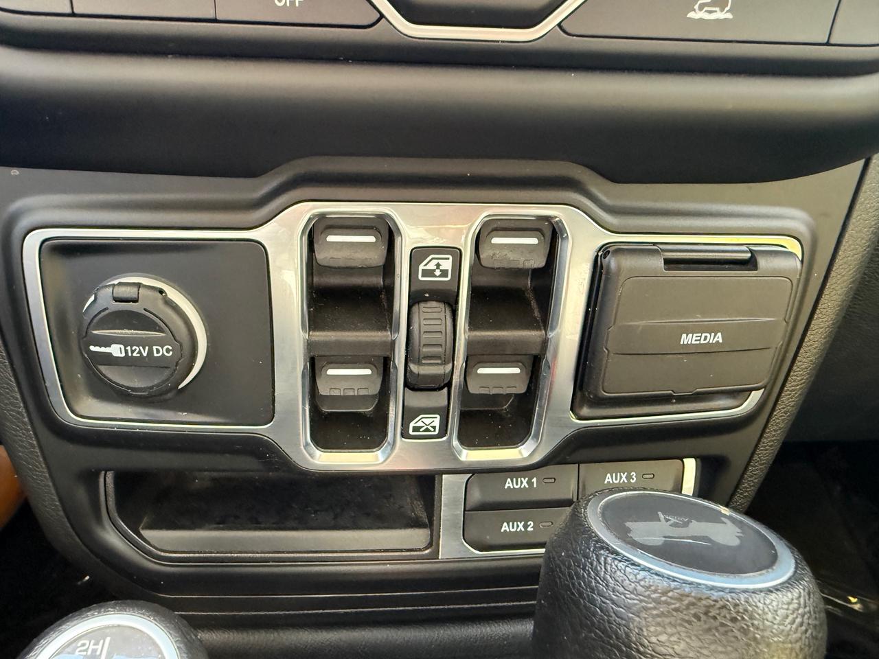 2023 Jeep Wrangler SAHARA 4DR 4X4 Photo