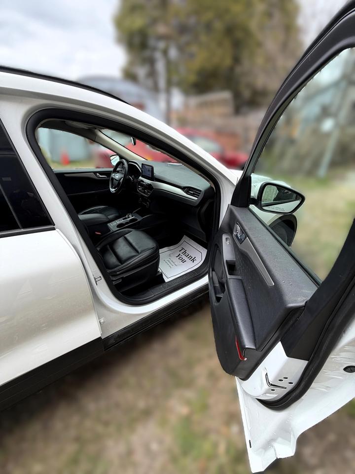 2020 Ford Escape SEL 4dr All-Wheel Drive Photo