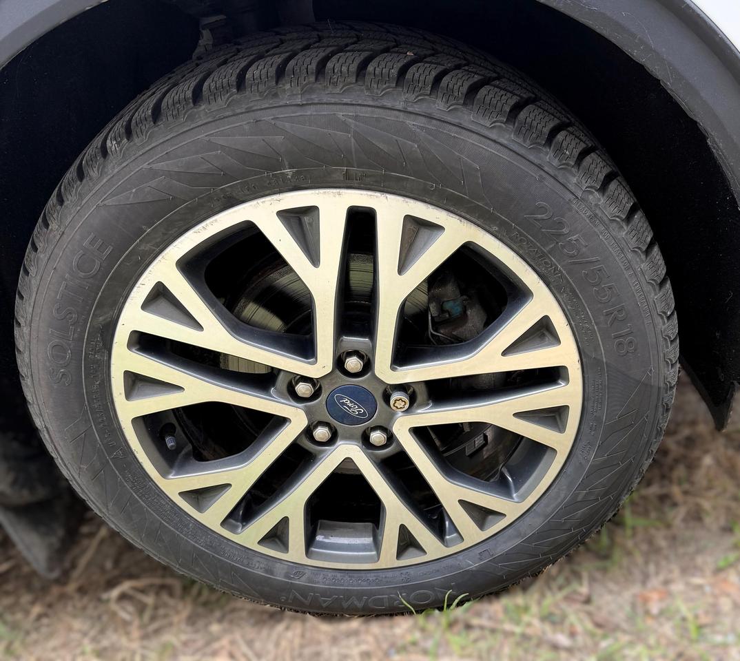 2020 Ford Escape SEL 4dr All-Wheel Drive Photo