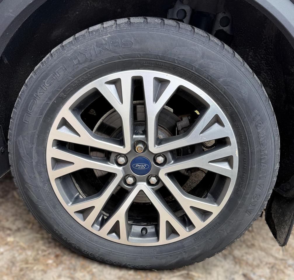 2020 Ford Escape SEL 4dr All-Wheel Drive Photo