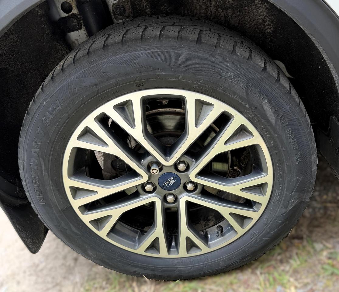 2020 Ford Escape SEL 4dr All-Wheel Drive Photo