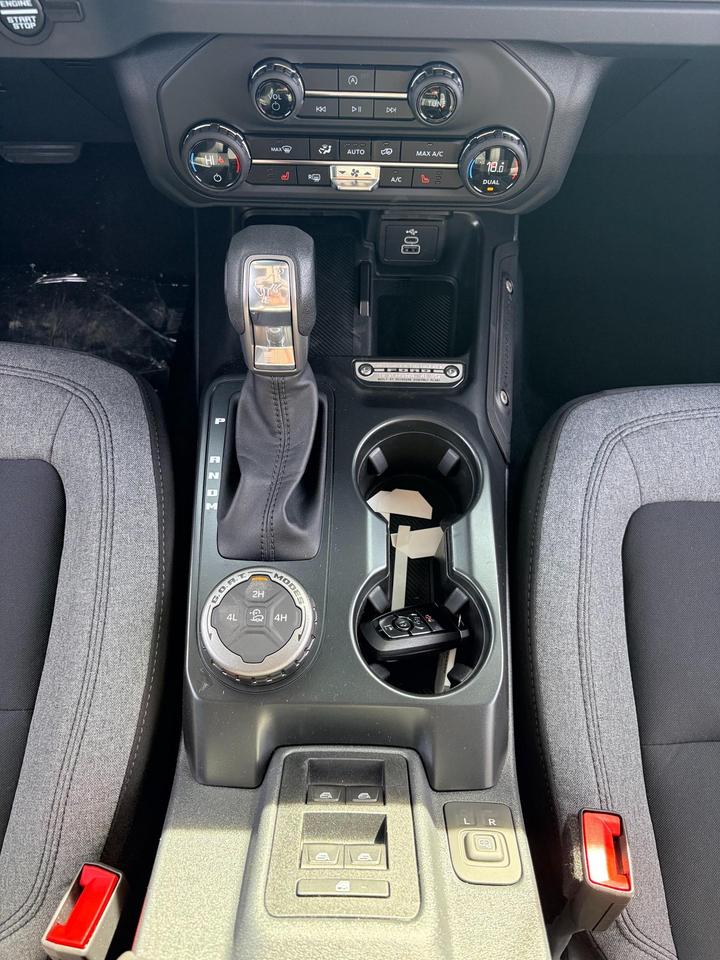 2026 Ford Bronco Big Bend 4dr 4x4 Photo