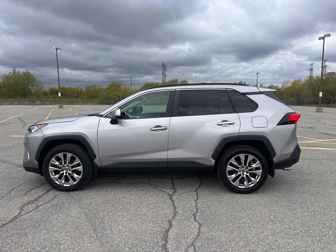 2021 Toyota RAV4 XLE Photo