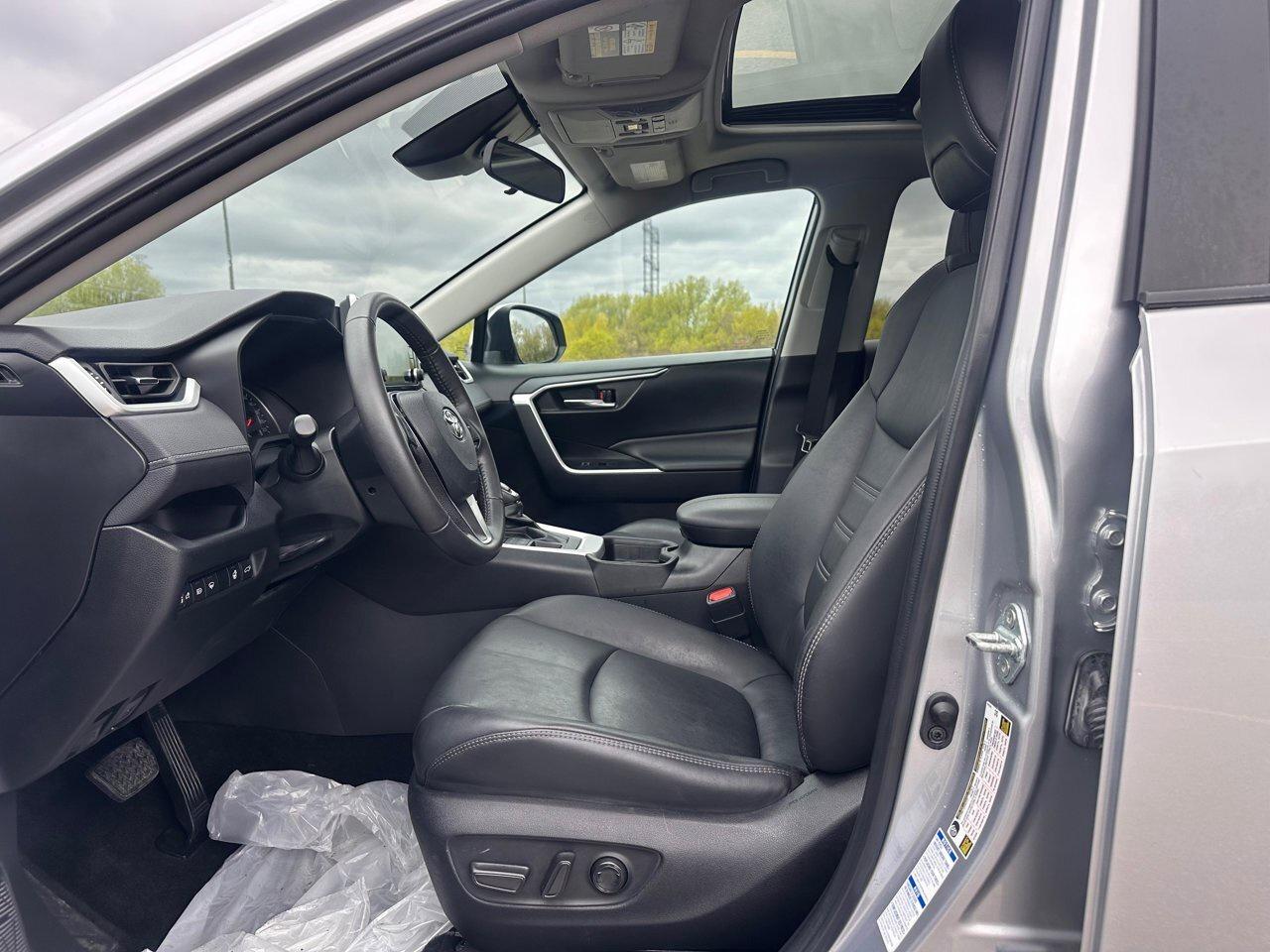 2021 Toyota RAV4 XLE Photo