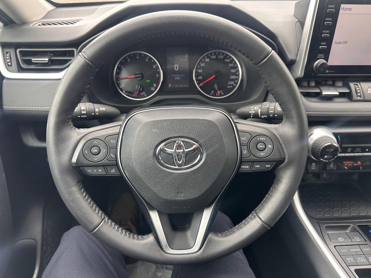 2021 Toyota RAV4 XLE Photo