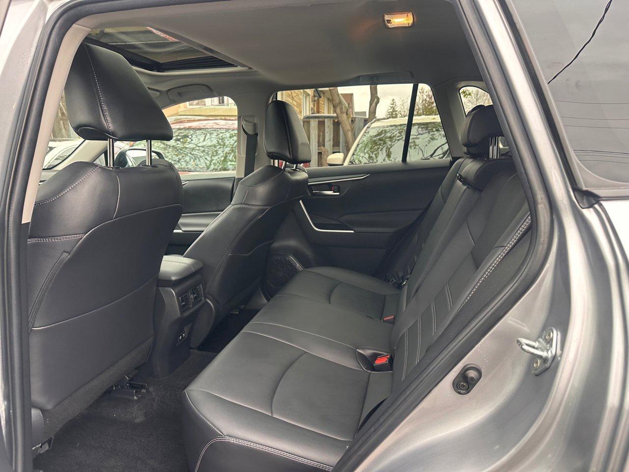 2021 Toyota RAV4 XLE Photo