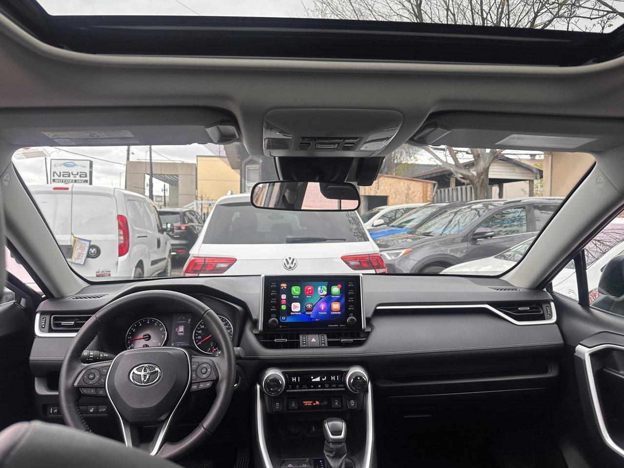 2021 Toyota RAV4 XLE Photo