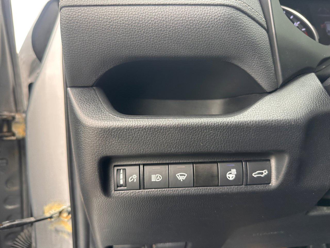 2021 Toyota RAV4 XLE Photo