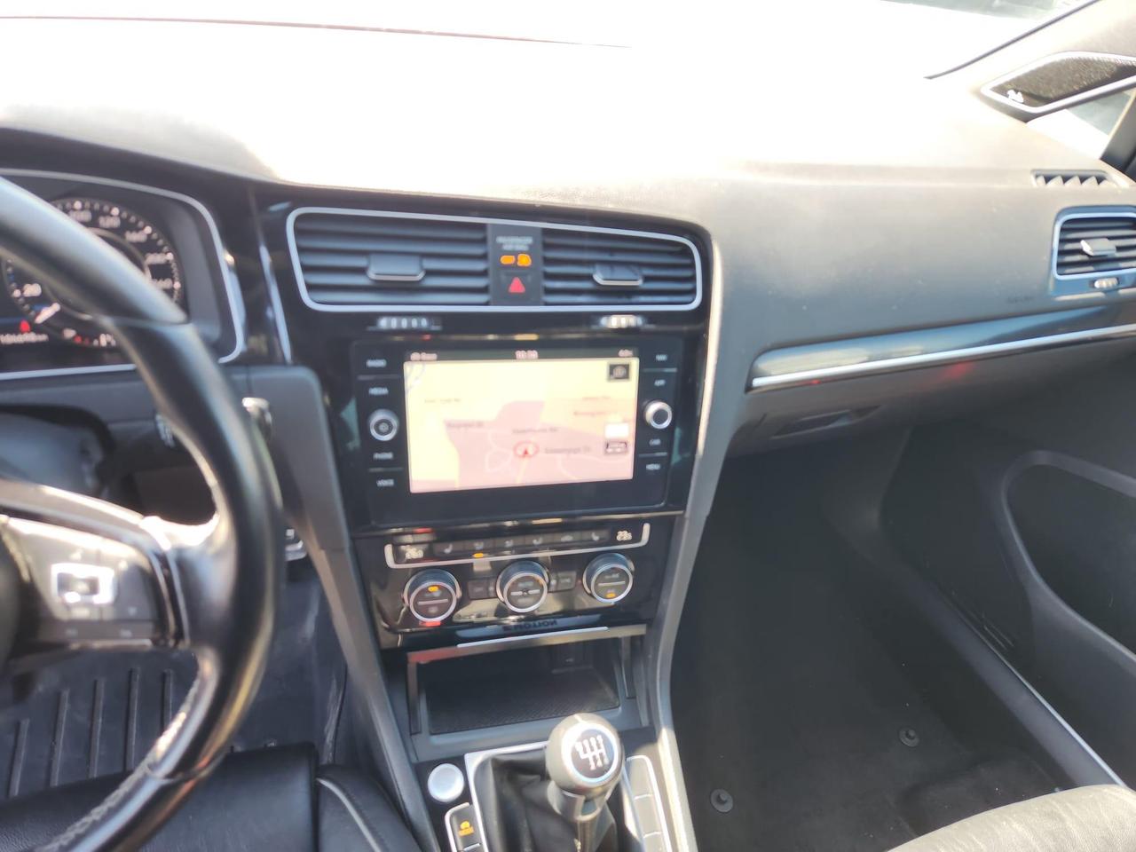 2019 Volkswagen Golf R 2.0 TSI (M6) 4dr All-Wheel Drive 4MOTION Hatchback Photo3