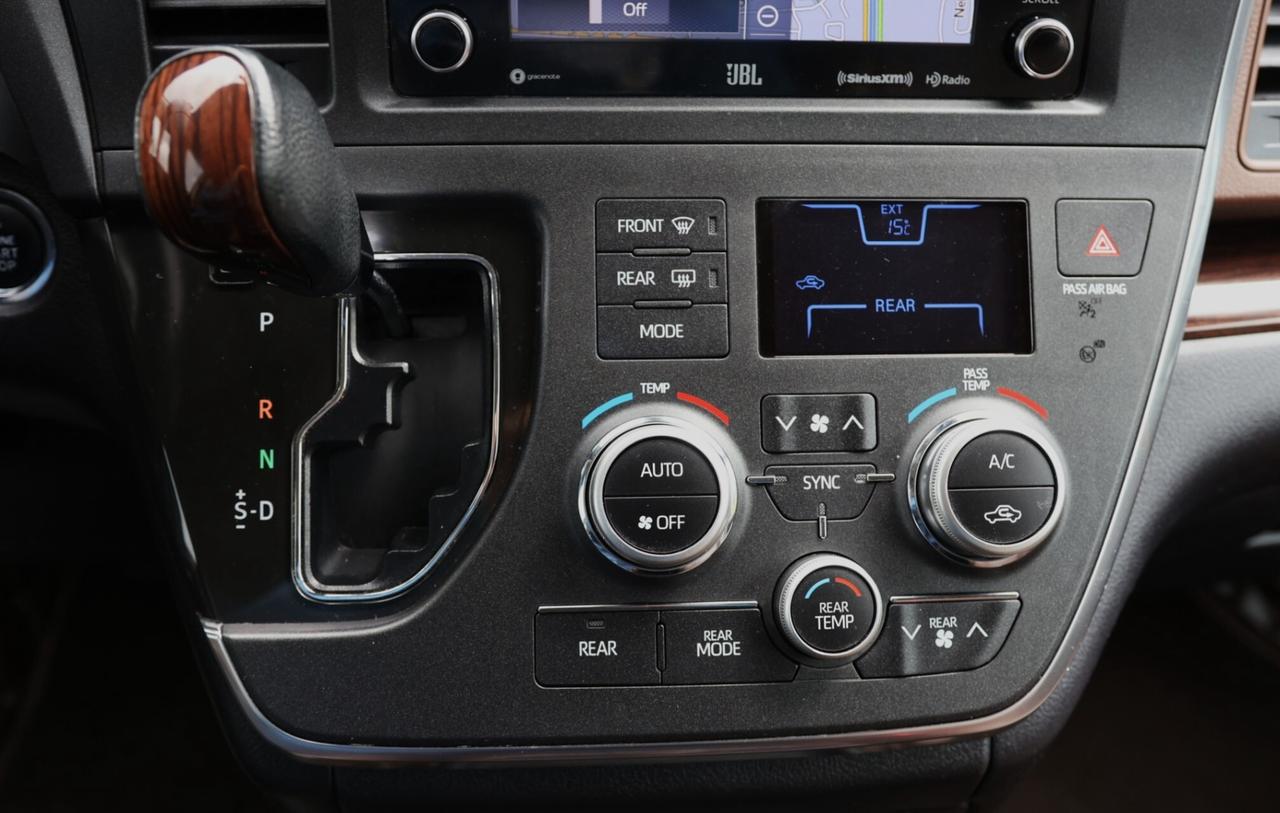 2018 Toyota Sienna LIMITED-AWD-7PASS/NAV/ADAPT CRUISE/BCAM/LEATHER/H Photo