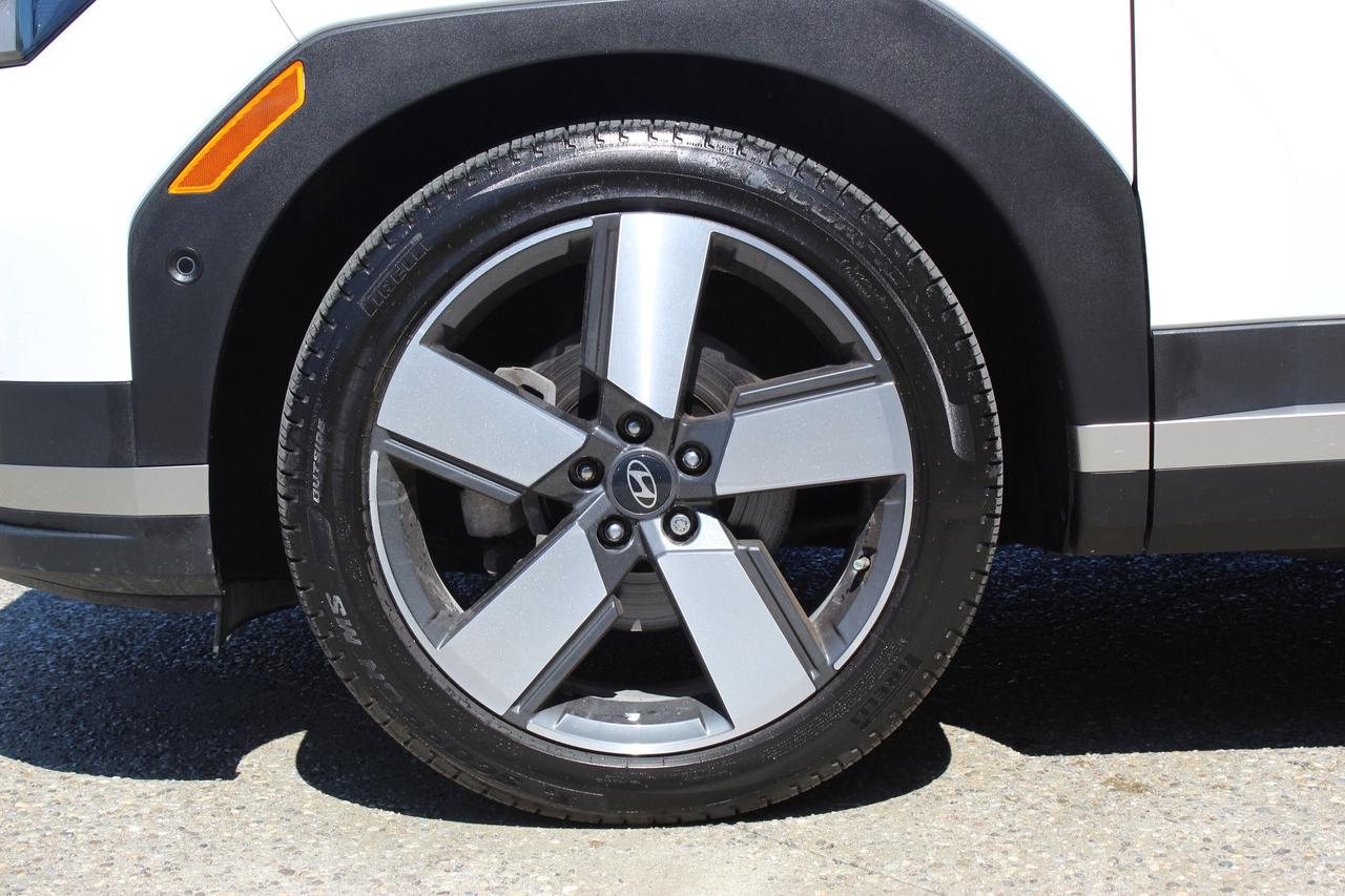 2024 Hyundai Santa Fe LUXURY AWD Photo
