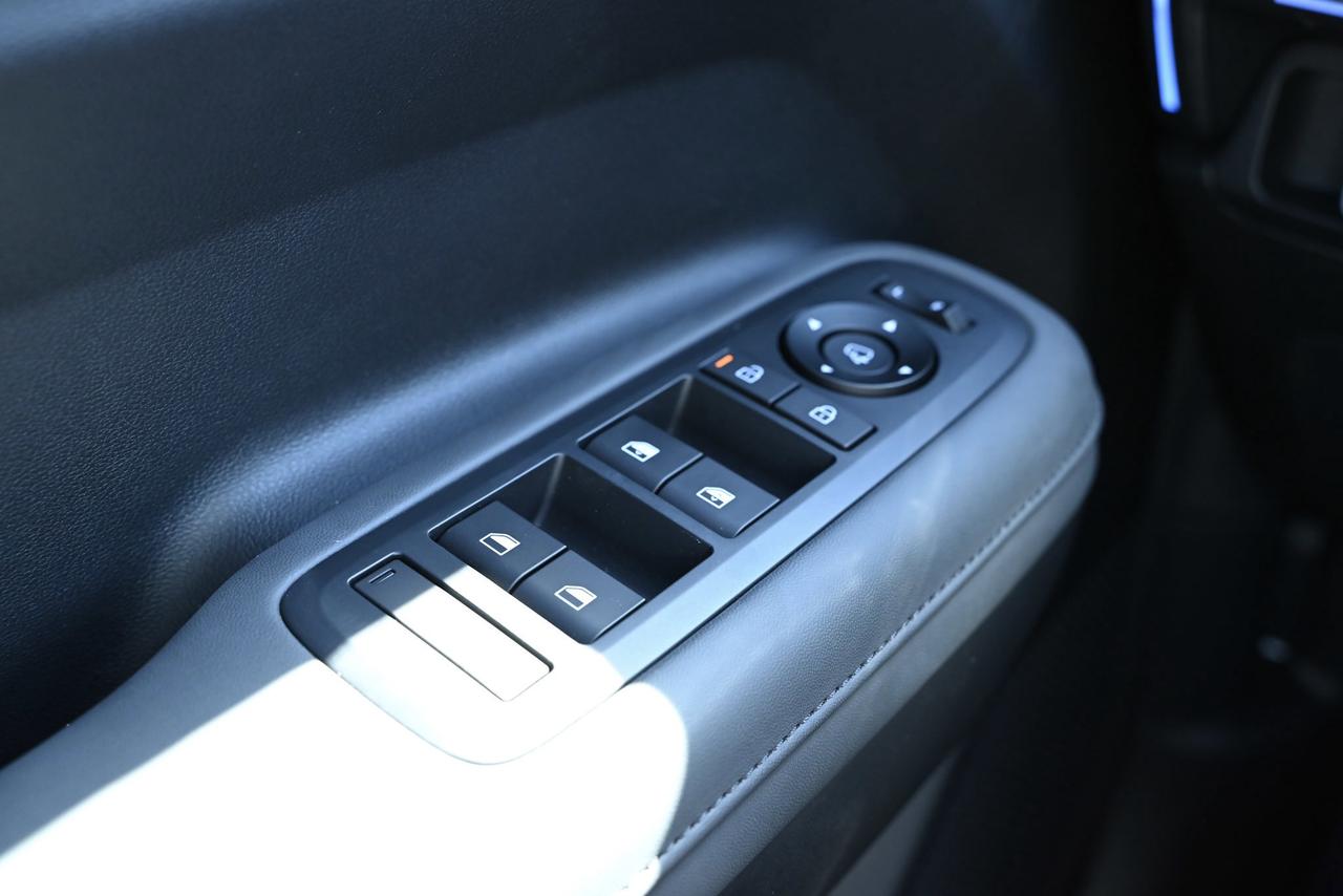 2024 Hyundai Santa Fe LUXURY AWD Photo
