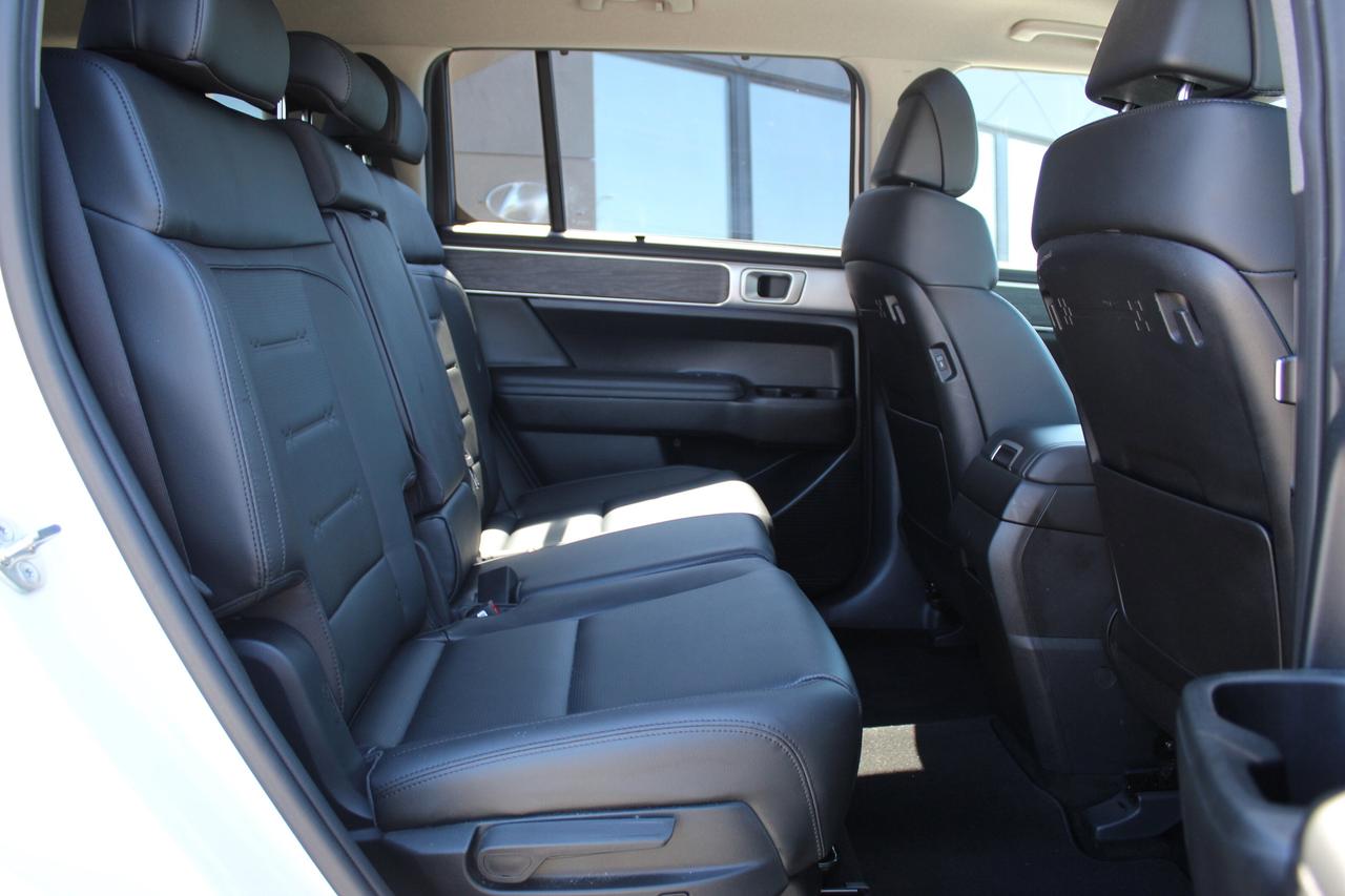 2024 Hyundai Santa Fe LUXURY AWD Photo